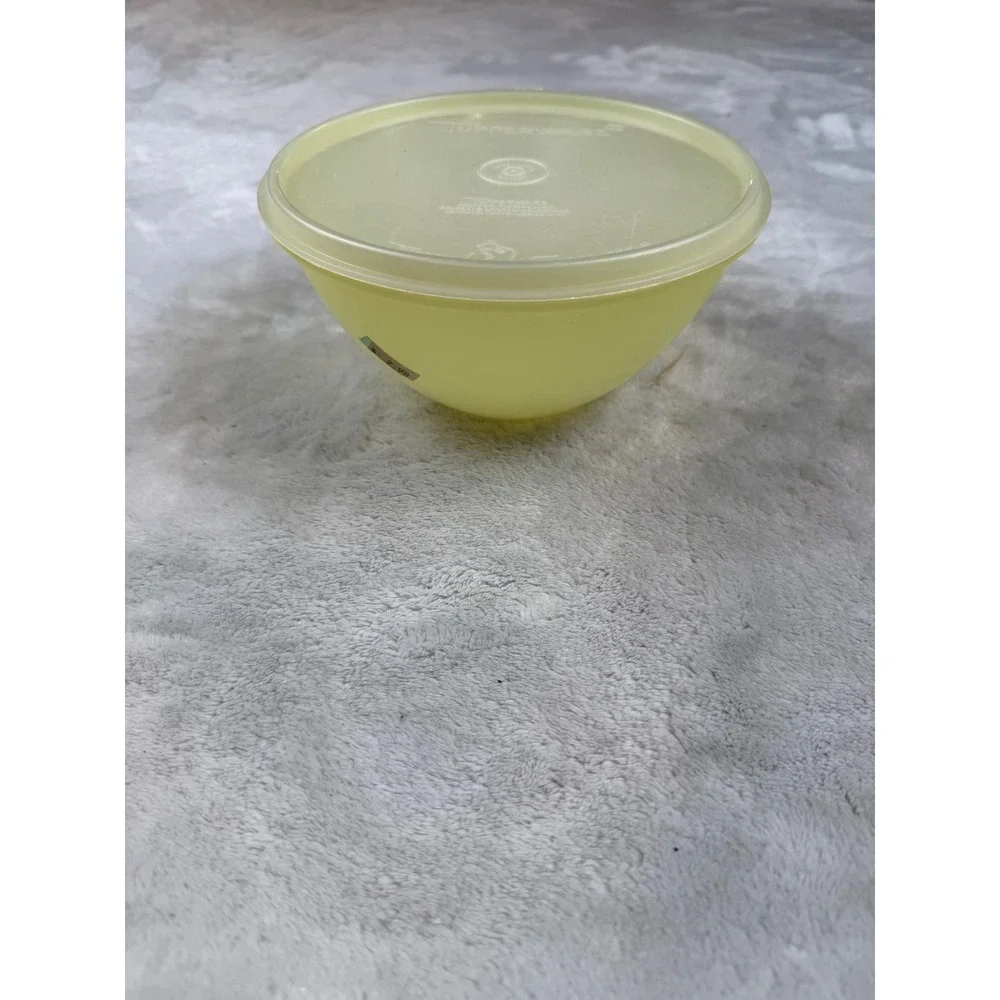 Vintage Tupperware Wonderlier Bowl 7 Inch Yellow Round‎ Container 235-16 Seal